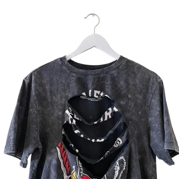 Stranger Things Netflix Black  Graphic Short Sleeves Cropped T-Shirt SZ L #1068 - Picture 3 of 12